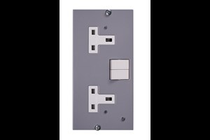 Britmac Accessory Plate 13A 2 Gang Switched Socket Clean Earth
