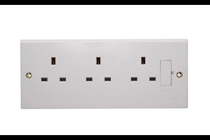 13A 3 Gang Unswitched Socket