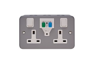 13A 30mA SRCD Passive 1 Gang DoublePole Switched Metalclad Socket