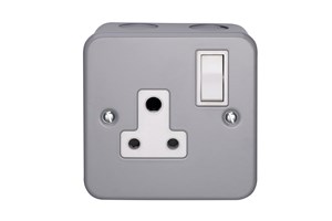 5A 1 Gang Shuttered Switched Metalclad Socket