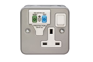 13A 1 Gang Double Pole Switched Metalclad RCD Socket