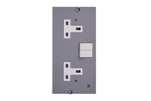 Britmac Accessory Plate 13A 2 Gang Switched Socket Clean Earth